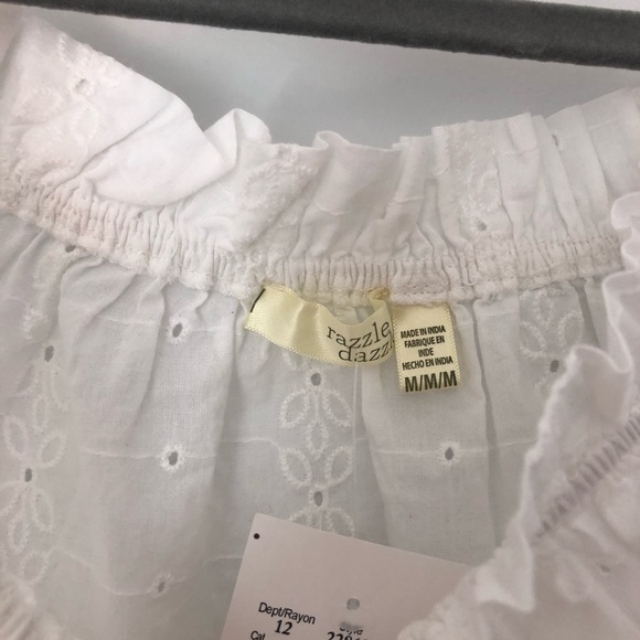 White lace crop top! - Picture 3 of 4